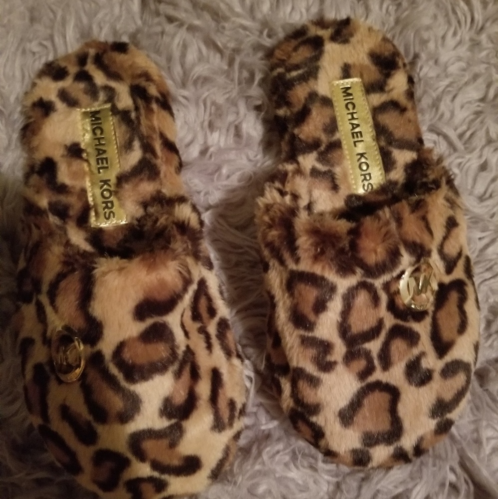 Leopard Print MICHAEL KORS Fluffy Slippers